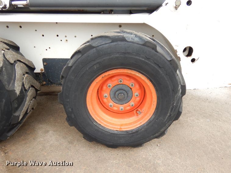 image for item HR9239 1998 Bobcat 763  skid steer loader