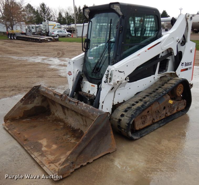 image for item HR9240 2015 Bobcat T590  tracked skid steer loader