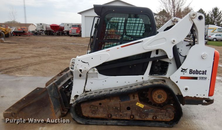 image for item HR9240 2015 Bobcat T590  tracked skid steer loader
