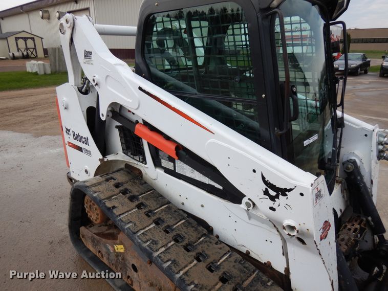 image for item HR9240 2015 Bobcat T590  tracked skid steer loader