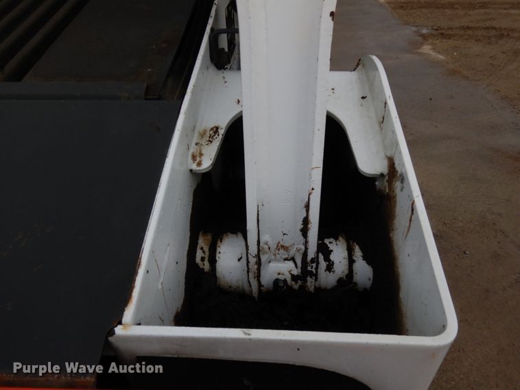 image for item HR9240 2015 Bobcat T590  tracked skid steer loader