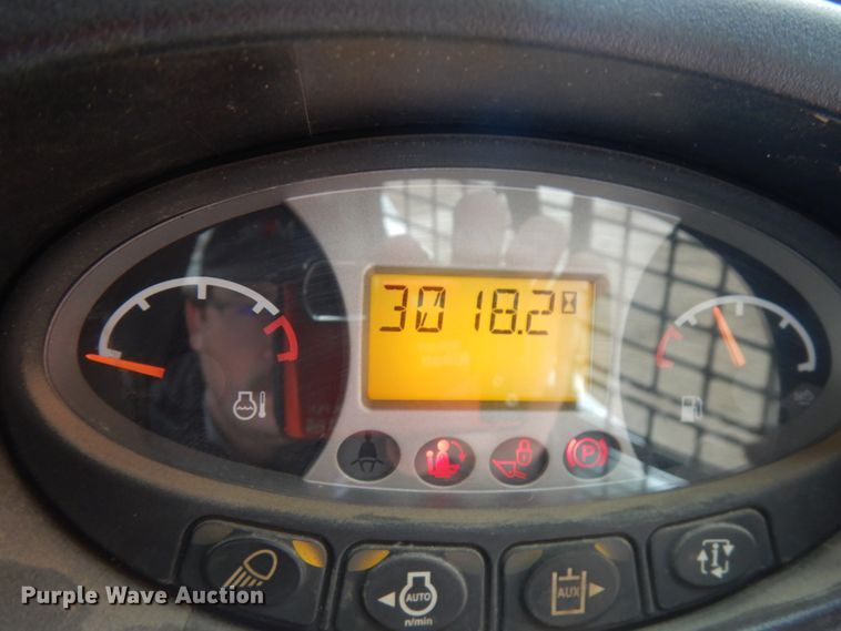 image for item HR9240 2015 Bobcat T590  tracked skid steer loader