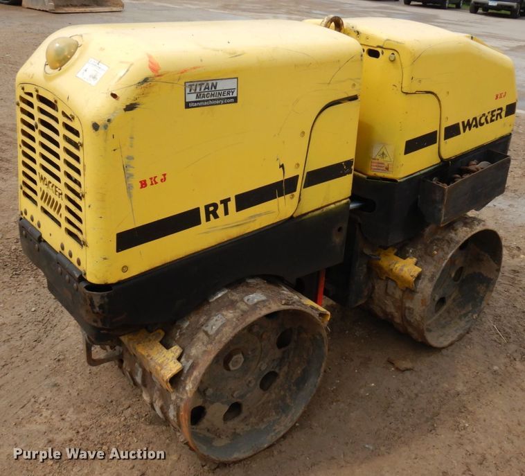 image for item HR9241 2007 Wacker RT  vibratory trench compactor