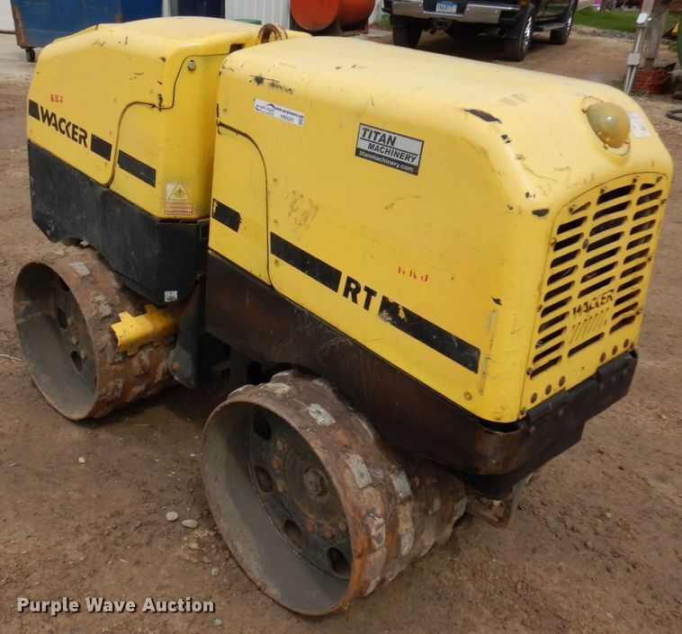 image for item HR9241 2007 Wacker RT  vibratory trench compactor