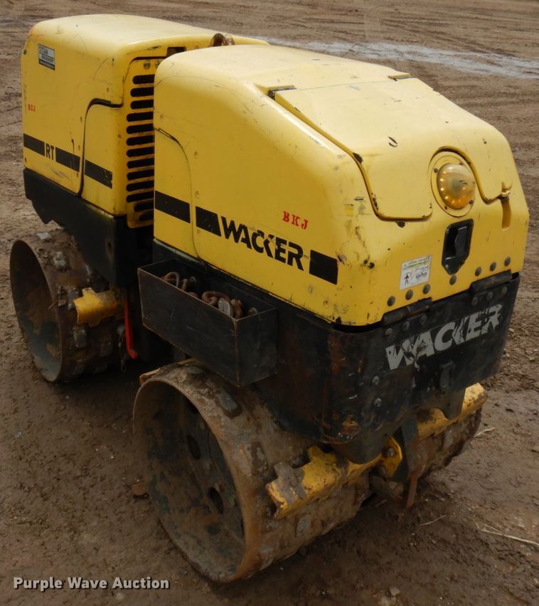 image for item HR9241 2007 Wacker RT  vibratory trench compactor