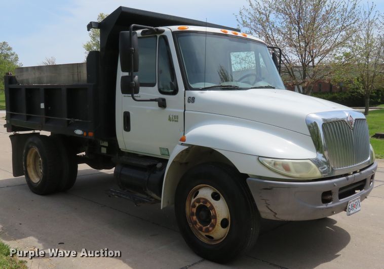 image for item HV9749 2006 International 4200  dump truck