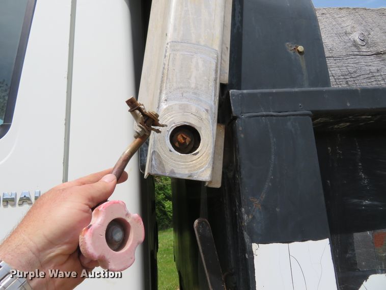 image for item HV9749 2006 International 4200  dump truck