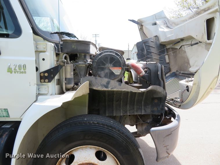 image for item HV9749 2006 International 4200  dump truck