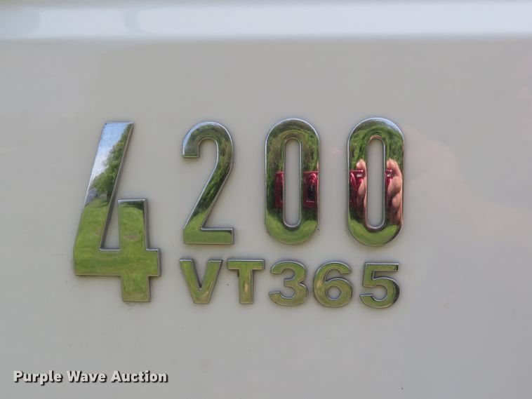 image for item HV9749 2006 International 4200  dump truck