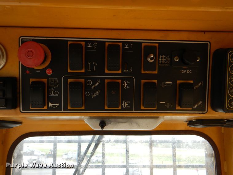 image for item HX9215 2012 Vermeer TG5000 tub grinder