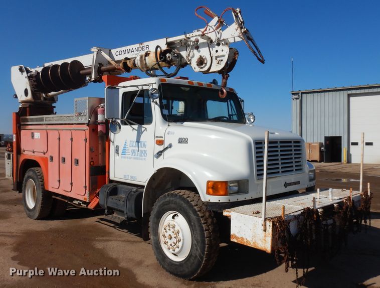 image for item ID9756 1999 International 4800  digger derrick truck