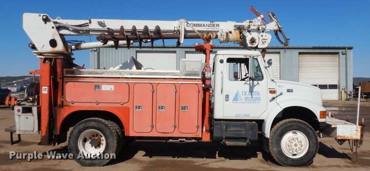 image for item ID9756 1999 International 4800  digger derrick truck