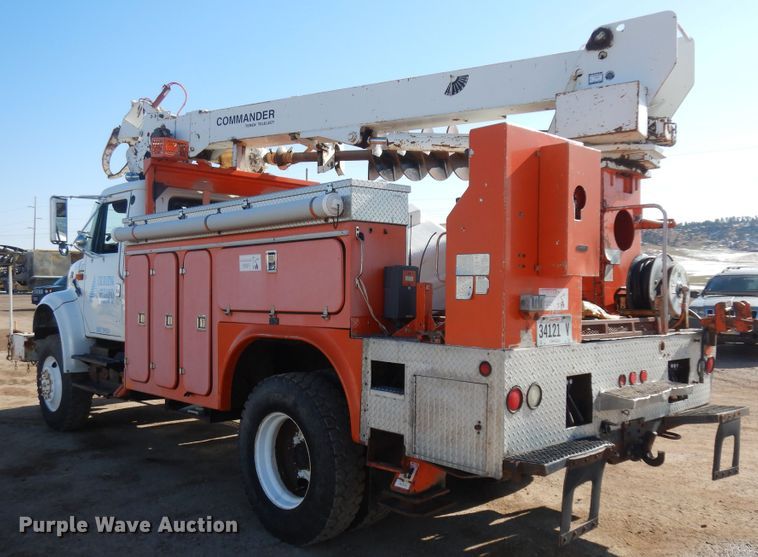 image for item ID9756 1999 International 4800  digger derrick truck