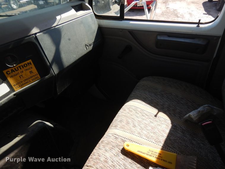 image for item ID9756 1999 International 4800  digger derrick truck