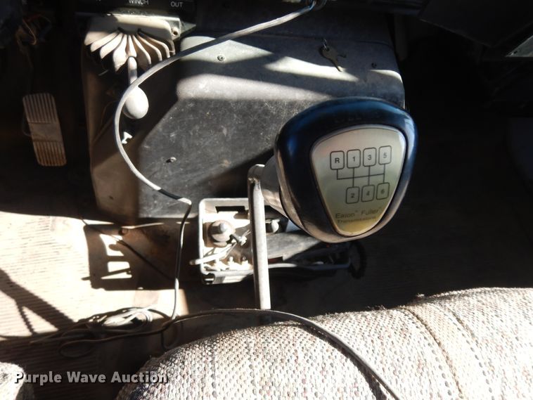 image for item ID9756 1999 International 4800  digger derrick truck