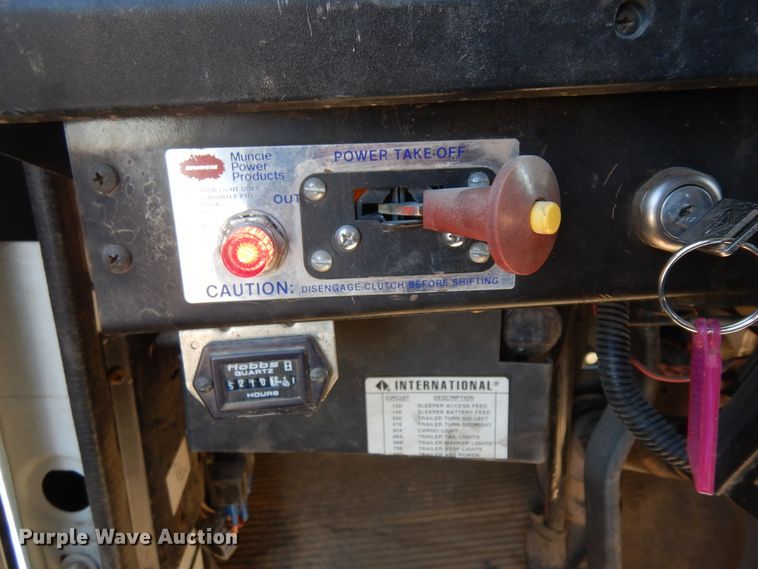 image for item ID9756 1999 International 4800  digger derrick truck