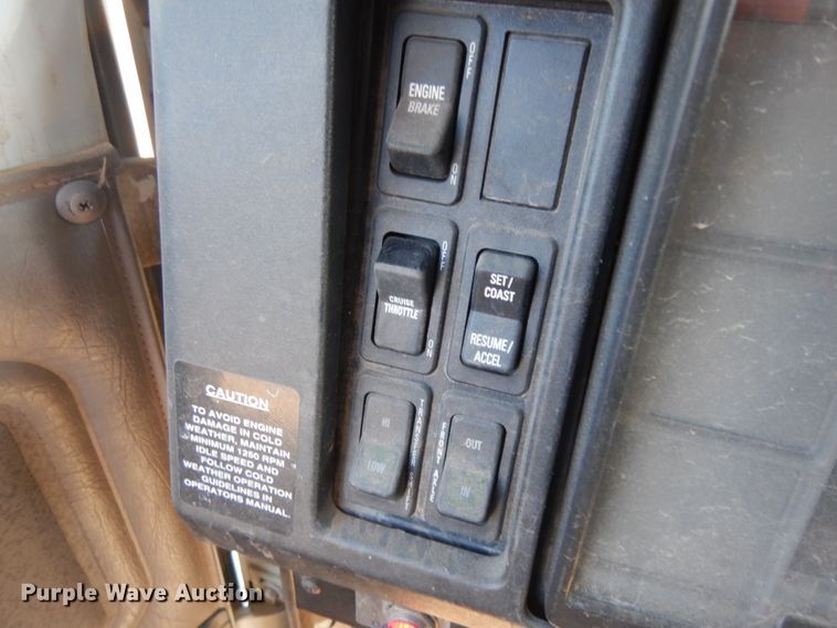 image for item ID9756 1999 International 4800  digger derrick truck