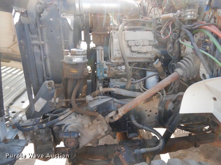 image for item ID9756 1999 International 4800  digger derrick truck