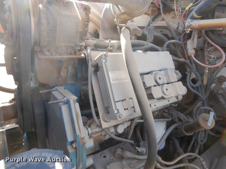 image for item ID9756 1999 International 4800  digger derrick truck