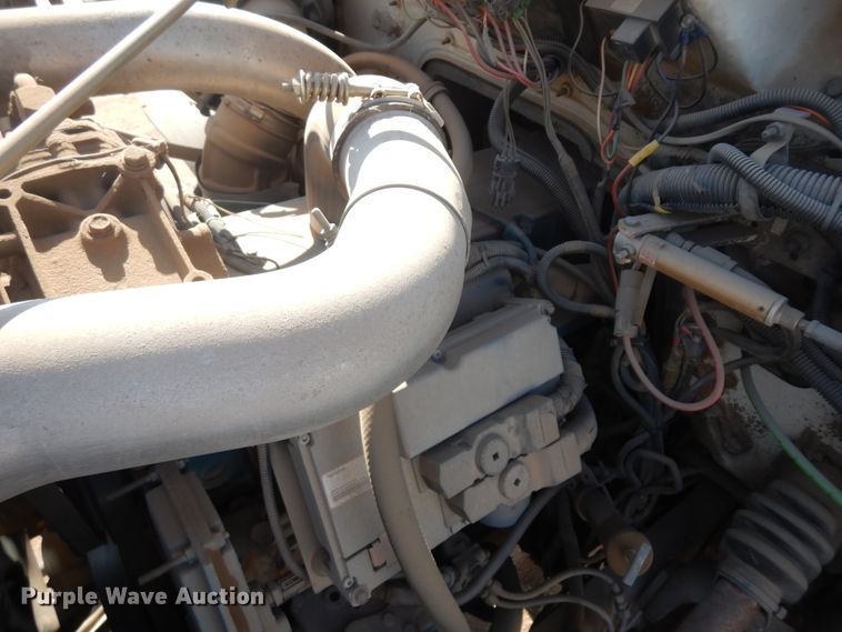 image for item ID9756 1999 International 4800  digger derrick truck