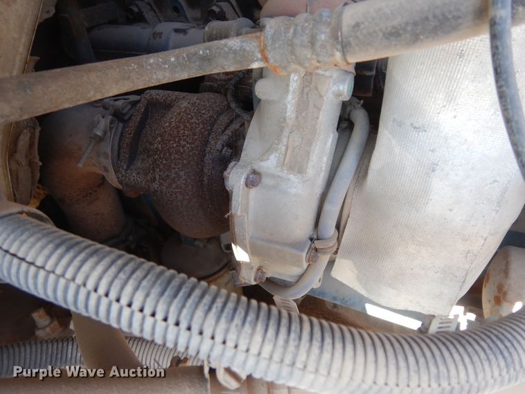 image for item ID9756 1999 International 4800  digger derrick truck