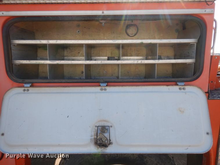 image for item ID9756 1999 International 4800  digger derrick truck