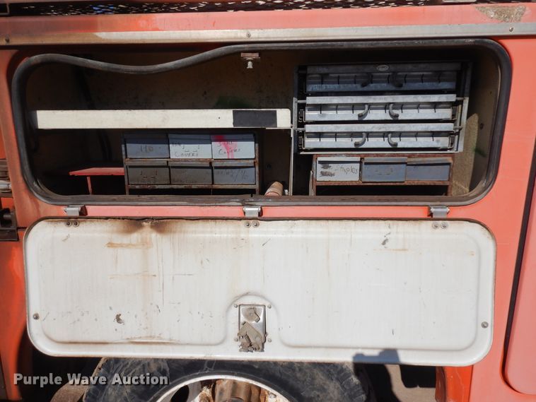 image for item ID9756 1999 International 4800  digger derrick truck