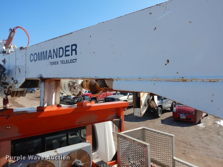 image for item ID9756 1999 International 4800  digger derrick truck