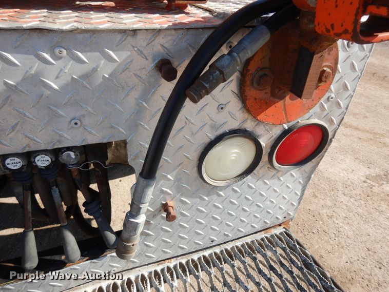 image for item ID9756 1999 International 4800  digger derrick truck