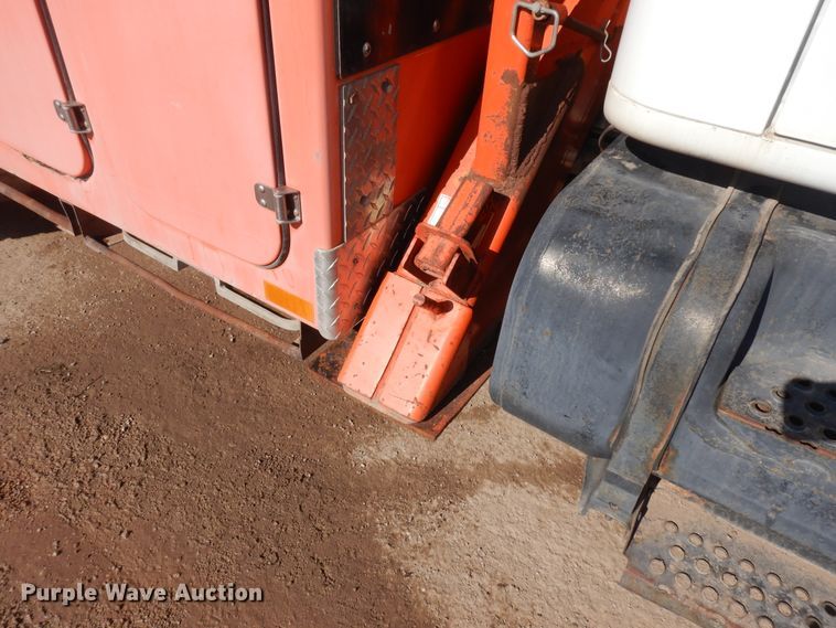 image for item ID9756 1999 International 4800  digger derrick truck