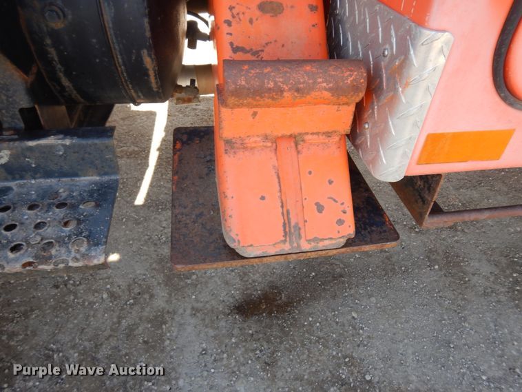 image for item ID9756 1999 International 4800  digger derrick truck