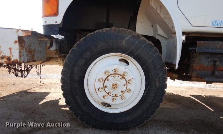 image for item ID9756 1999 International 4800  digger derrick truck