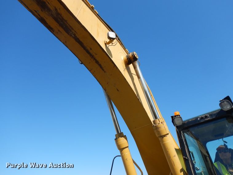 image for item ID9758 1997 Caterpillar 330BL  excavator
