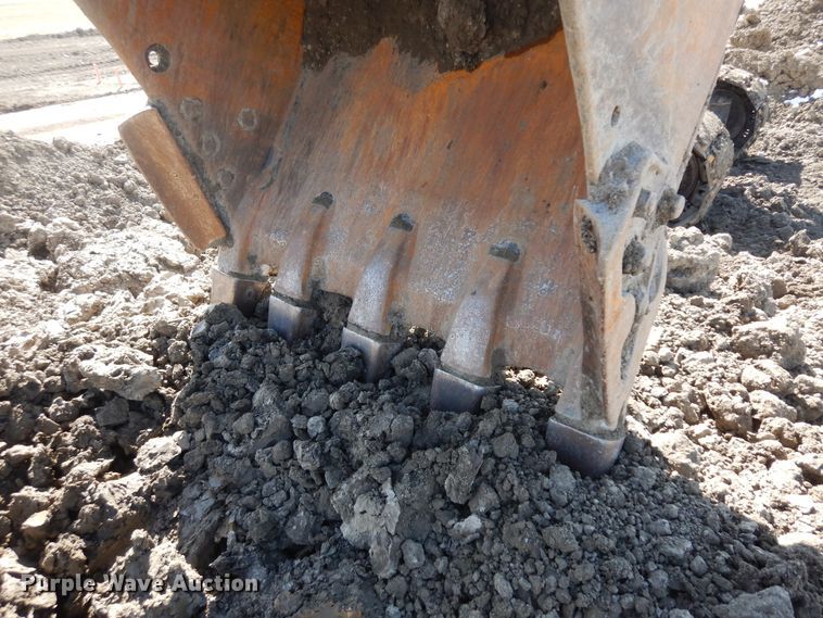 image for item ID9758 1997 Caterpillar 330BL  excavator