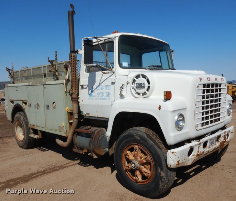 image for item ID9759 1980 Ford 8000  utility / service truck