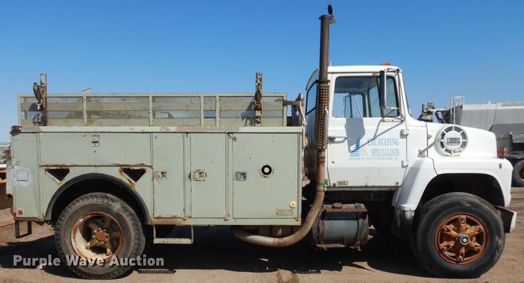 image for item ID9759 1980 Ford 8000  utility / service truck