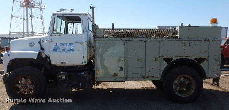 image for item ID9759 1980 Ford 8000  utility / service truck