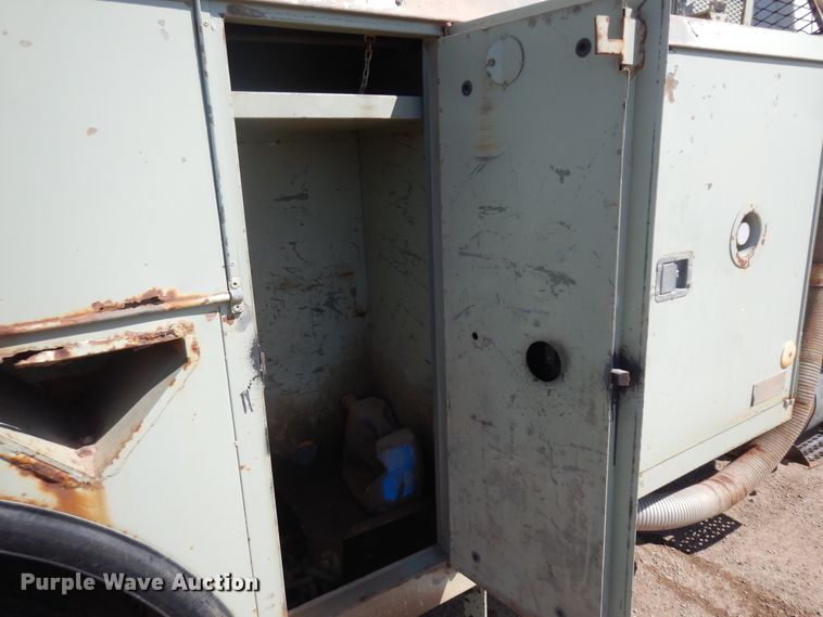 image for item ID9759 1980 Ford 8000  utility / service truck