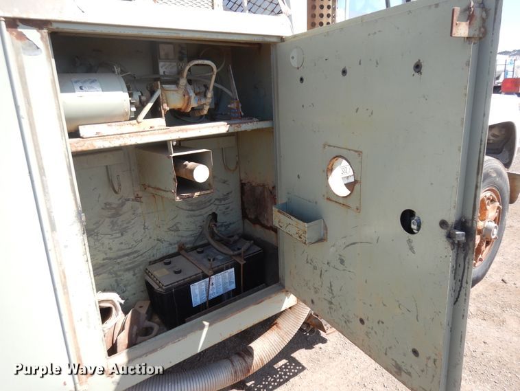 image for item ID9759 1980 Ford 8000  utility / service truck