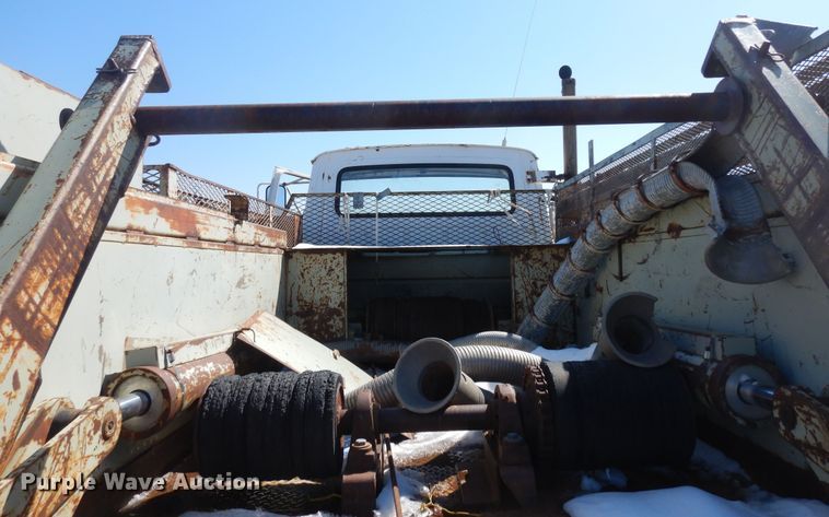 image for item ID9759 1980 Ford 8000  utility / service truck