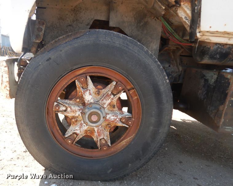 image for item ID9759 1980 Ford 8000  utility / service truck