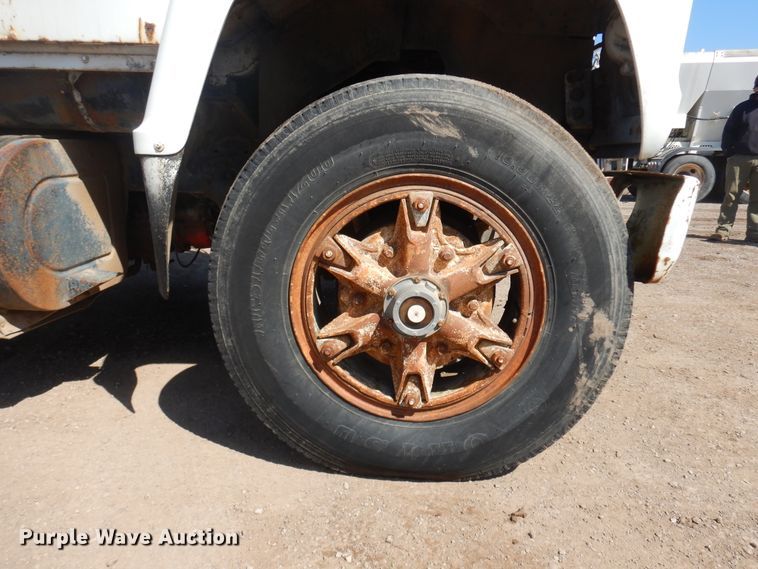 image for item ID9759 1980 Ford 8000  utility / service truck