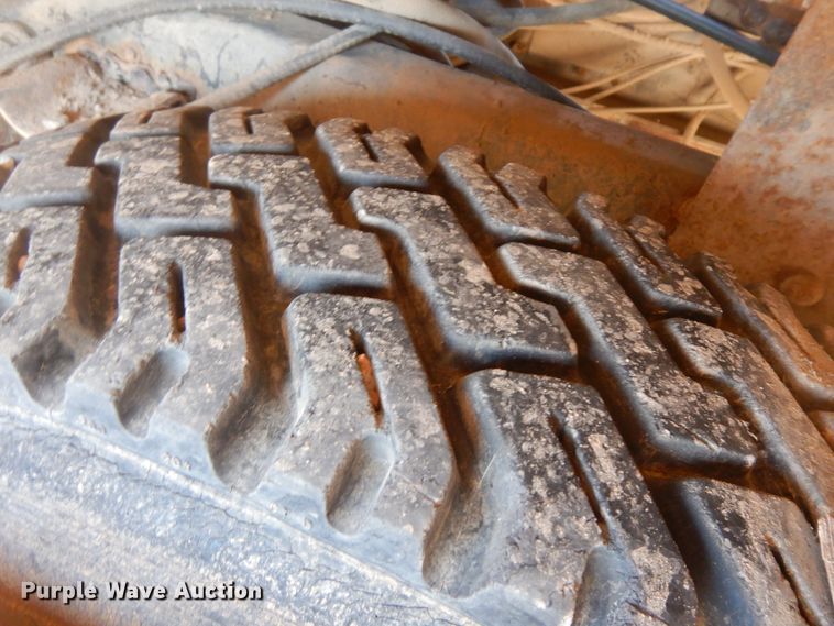 image for item ID9759 1980 Ford 8000  utility / service truck