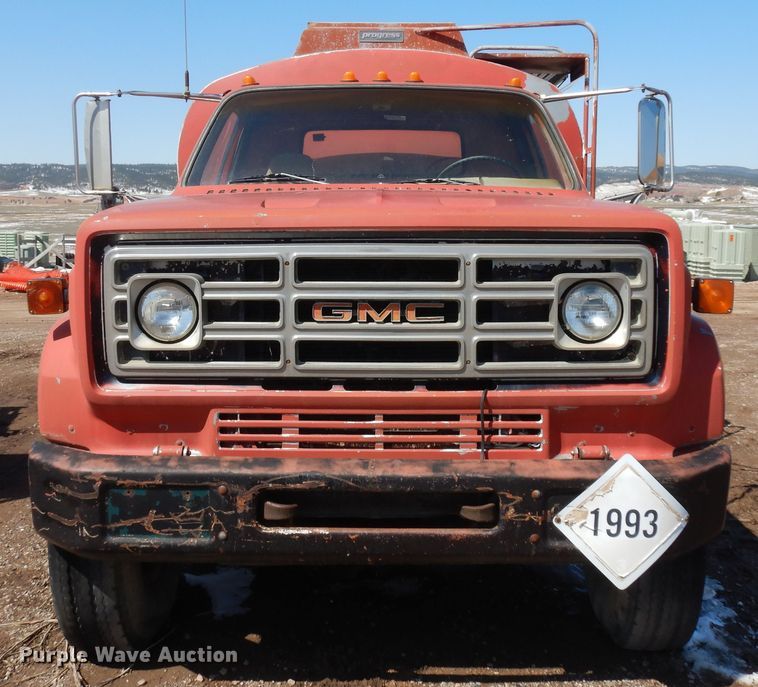 image for item ID9760 1979 GMC 7000  fuel truck