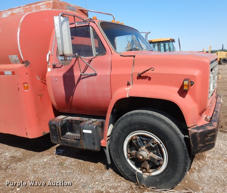 image for item ID9760 1979 GMC 7000  fuel truck
