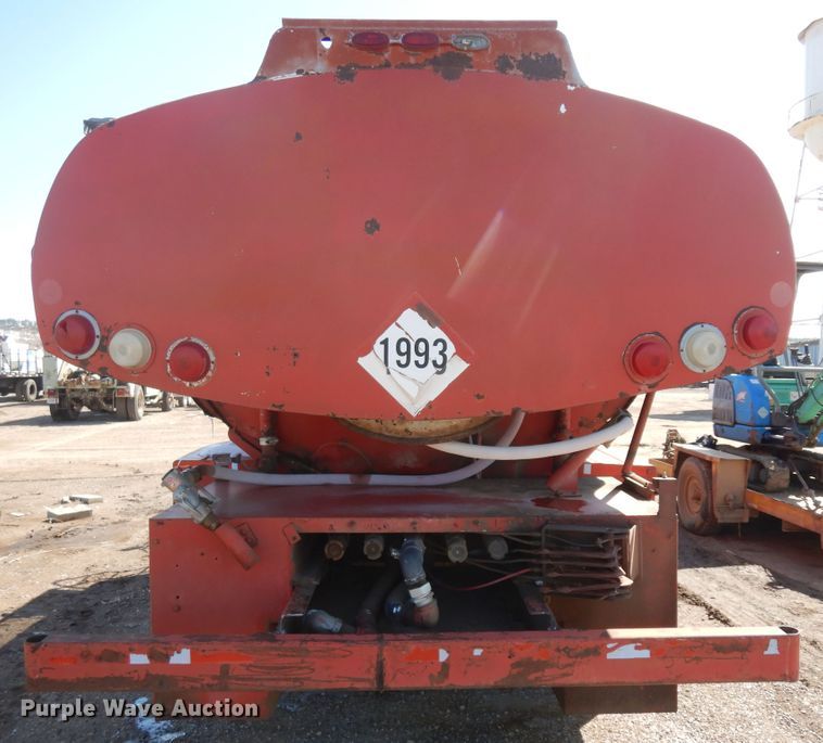 image for item ID9760 1979 GMC 7000  fuel truck