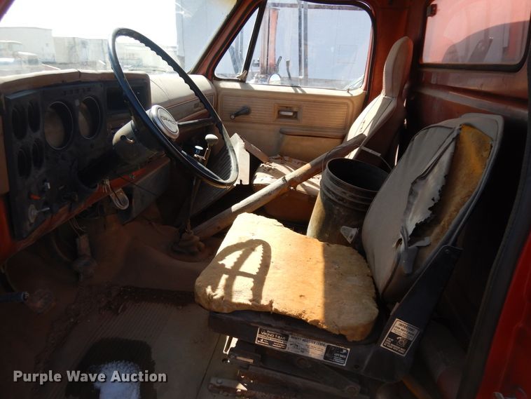 image for item ID9760 1979 GMC 7000  fuel truck