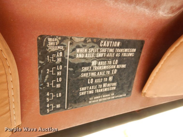 image for item ID9760 1979 GMC 7000  fuel truck