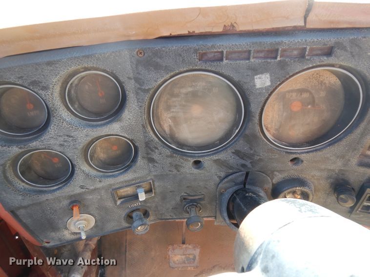 image for item ID9760 1979 GMC 7000  fuel truck