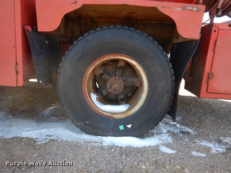 image for item ID9760 1979 GMC 7000  fuel truck